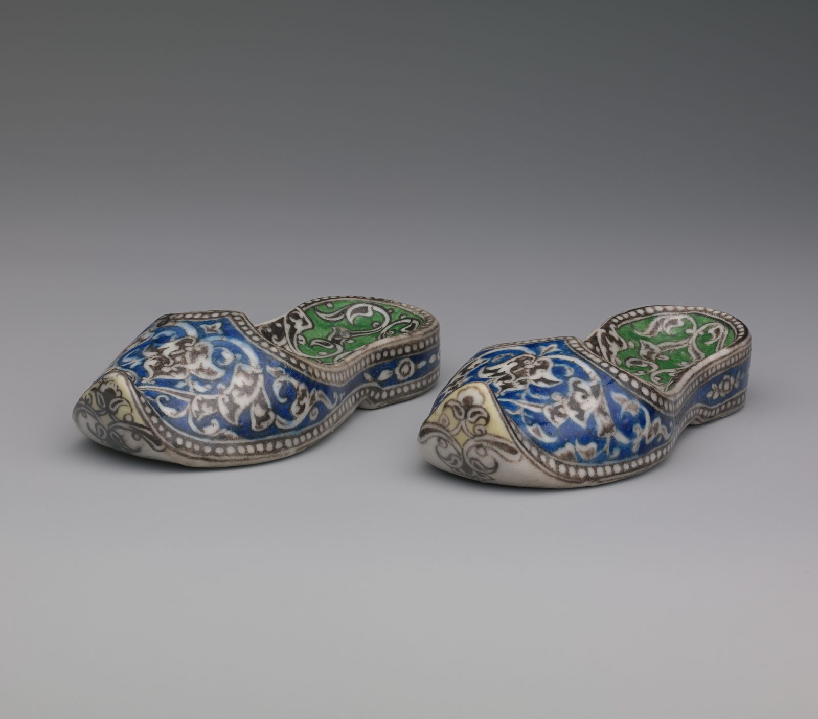 清 中东/西亚 ceramic object